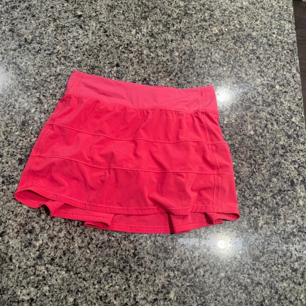 Lululemon pace rival skirt
